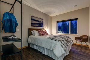 Use of this photo is governed by contract and intellectual property laws of Canada. This image remains the exclusive copyright property of the Creator. No rights are granted unless written contracts are in place.